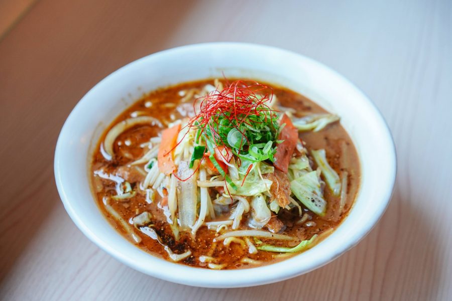 【期間限定：9月から】野菜たっぷり＆深うまスープがたまらない「味噌べじらーめん」